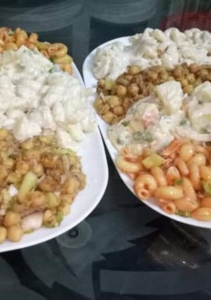 A picture of Salad platter.