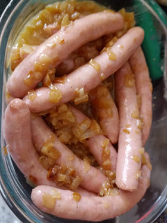 Una foto de Salchichas al vino (receta de mi madre)