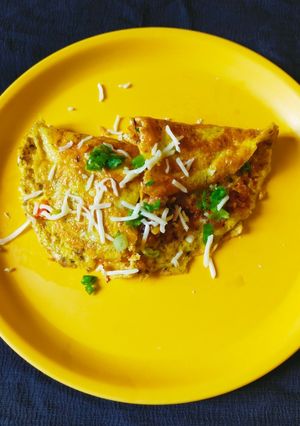 अनियन चीज़ ऑमलेट (onion cheese omelette recipe in Hindi) रेसिपी मुख्य फोटो