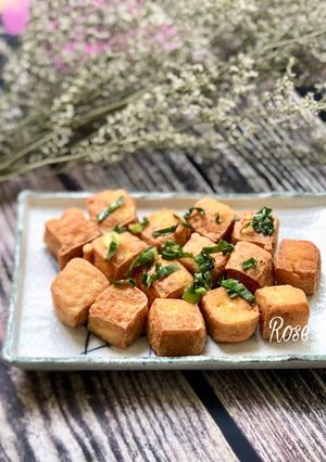Hình của món Đậu Hủ Tẩm Tỏi Tây.
