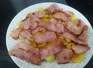 Foto principal de Lacón cortado a mano, con patatas cocidas,