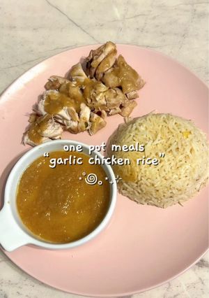 A picture of One Pot Garlic Chicken Rice.