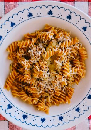 Una foto de Fusilli cacio e pepe 🍝 Pasta de legumbre sin gluten, con pimienta negra y queso Pecorino 🐑3 ing
