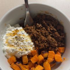 A picture of Viral Ground Beef Bowls.
