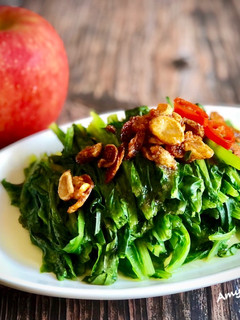 燙青菜 / 苦茶油蒜拌青菜 的食譜成品照片