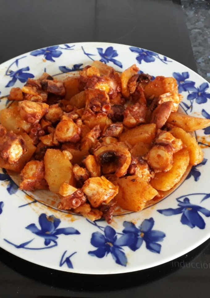 Una foto de Pulpo con patatas