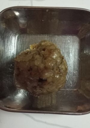 રોટલીનો ઘી ગોળ વારો લાડુ રેસીપી મુખ્ય ફોટો