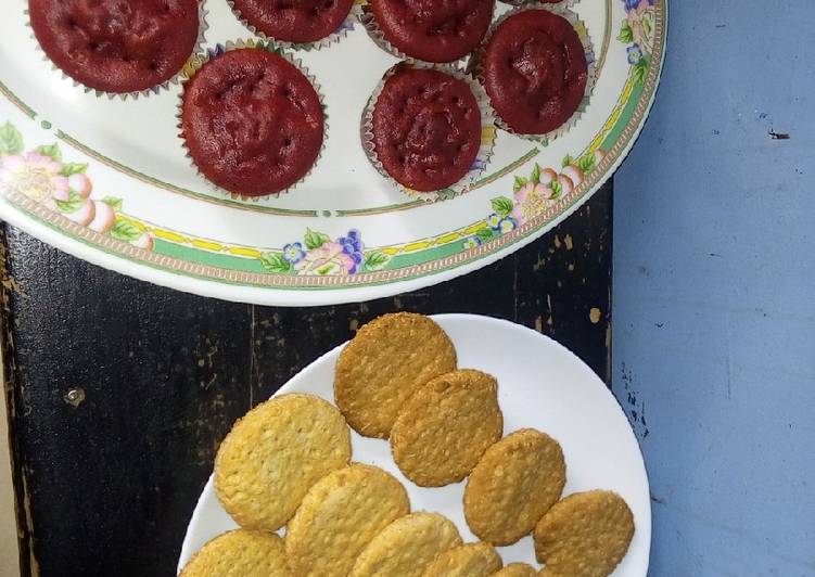 Eggless red velvet cupcakes