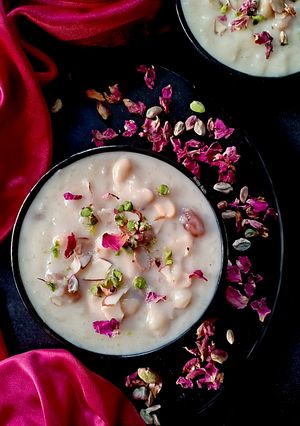 A picture of Vegan rice kheer.