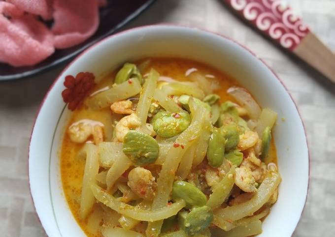 Langkah Mudah untuk Menyiapkan Sambel goreng labu siam pete udang🍲, Menggugah Selera