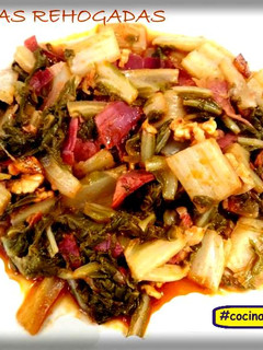 Una foto de Acelgas rehogadas con jamón y nueces