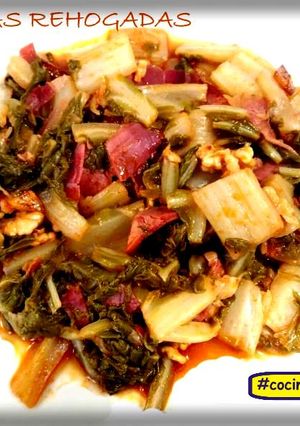 Una foto de Acelgas rehogadas con jamón y nueces