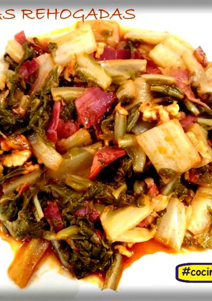 Una foto de Acelgas rehogadas con jamón y nueces