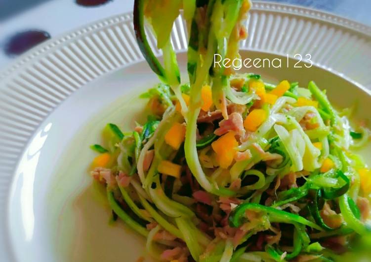 Resep Zoodles tuna (zucchini noodles), Enak