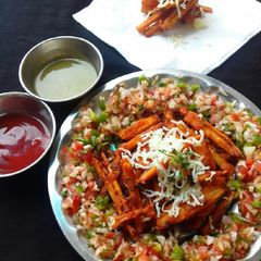 A picture of Italian Nadir Monje with Mexican salsa.