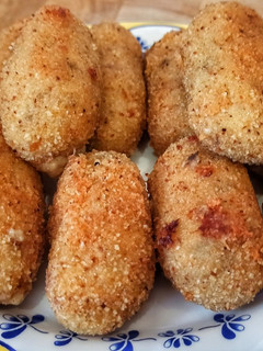 Una foto de Croquetas de setas y queso 🍄🟫🧀