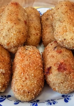 Una foto de Croquetas de setas y queso 🍄‍🟫🧀