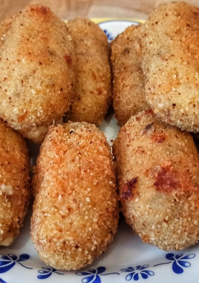 Una foto de Croquetas de setas y queso 🍄‍🟫🧀