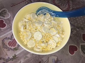Una foto de Ensalada de palmitos con choclo