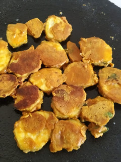 தோசைக்கல் வாழைக்காய் (Thosaikkal vaazhaikkaai Recipe in Tamil) செய்முறை முக்கிய புகைப்படம்
