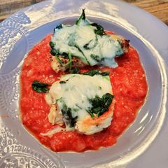 A picture of Spinach & Mozzarella Chicken.
