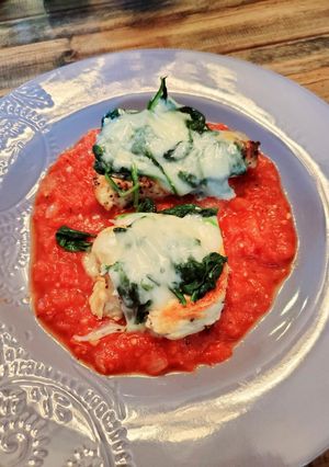 A picture of Spinach & Mozzarella Chicken.