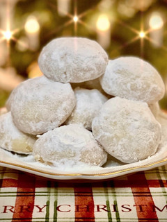 Una foto de 🇬🇷 Especial de Navidad: 2. KOURAMPIEDES (κουραμπιέδες, Grecia)