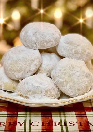 Una foto de 🇬🇷 Especial de Navidad: 2. KOURAMPIEDES (κουραμπιέδες, Grecia)