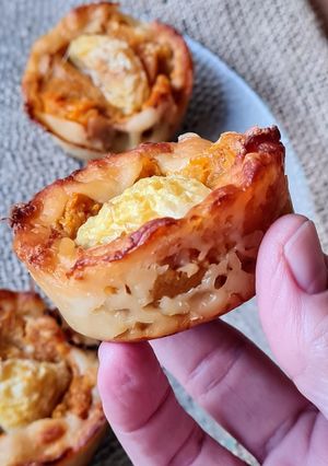 Una foto de Empanadas abiertas o canastitas sin masa de harina, rellenas de zapallo, mandarina y nuez