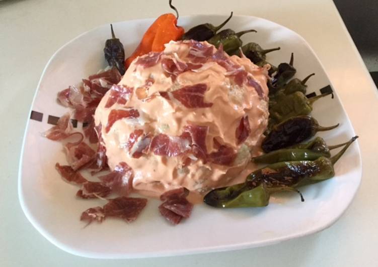 Coliflor con salsa rosa
