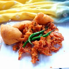 Kanda bhaji A picture of Kanda bhaji.