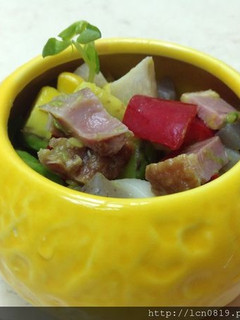 鴨胸肉酪梨沙拉 的食譜成品照片