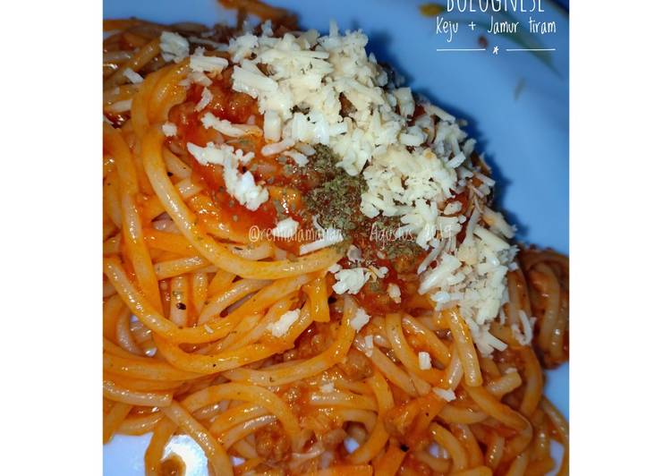 Langkah Mudah untuk Membuat Spaghetti Bolognese + Jamur Tiram Anti Gagal
