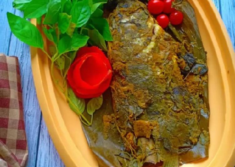 Pepes ikan mas �?�