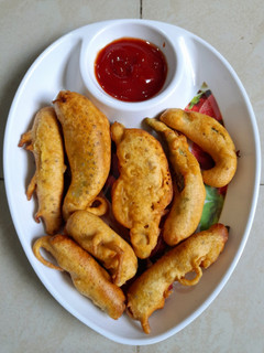 ભરેલા મરચા ના ભજીયા (Bharela Marcha Bhajiya Recipe In Gujarati) રેસીપી મુખ્ય ફોટો
