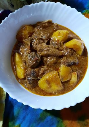 A picture of Alu gosht.