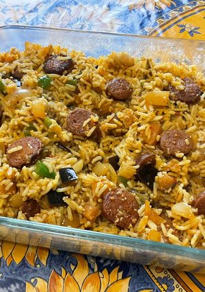 Une photo de Riz aux chorizos, aubergine et poivron