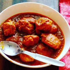 A picture of Kashmiri chicken rista.