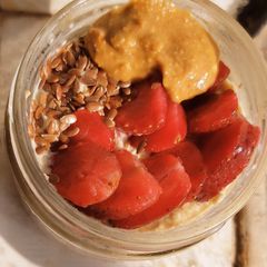 A picture of Overnight peanut butter Oatmeal.
