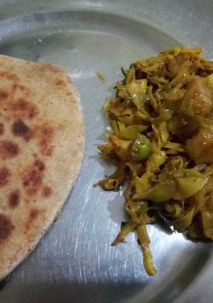 A picture of Cabbage sabzi.