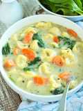 Zupa z tortellini i szpinakiem