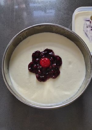 A picture of No Bake Oreo Cheese Cake.