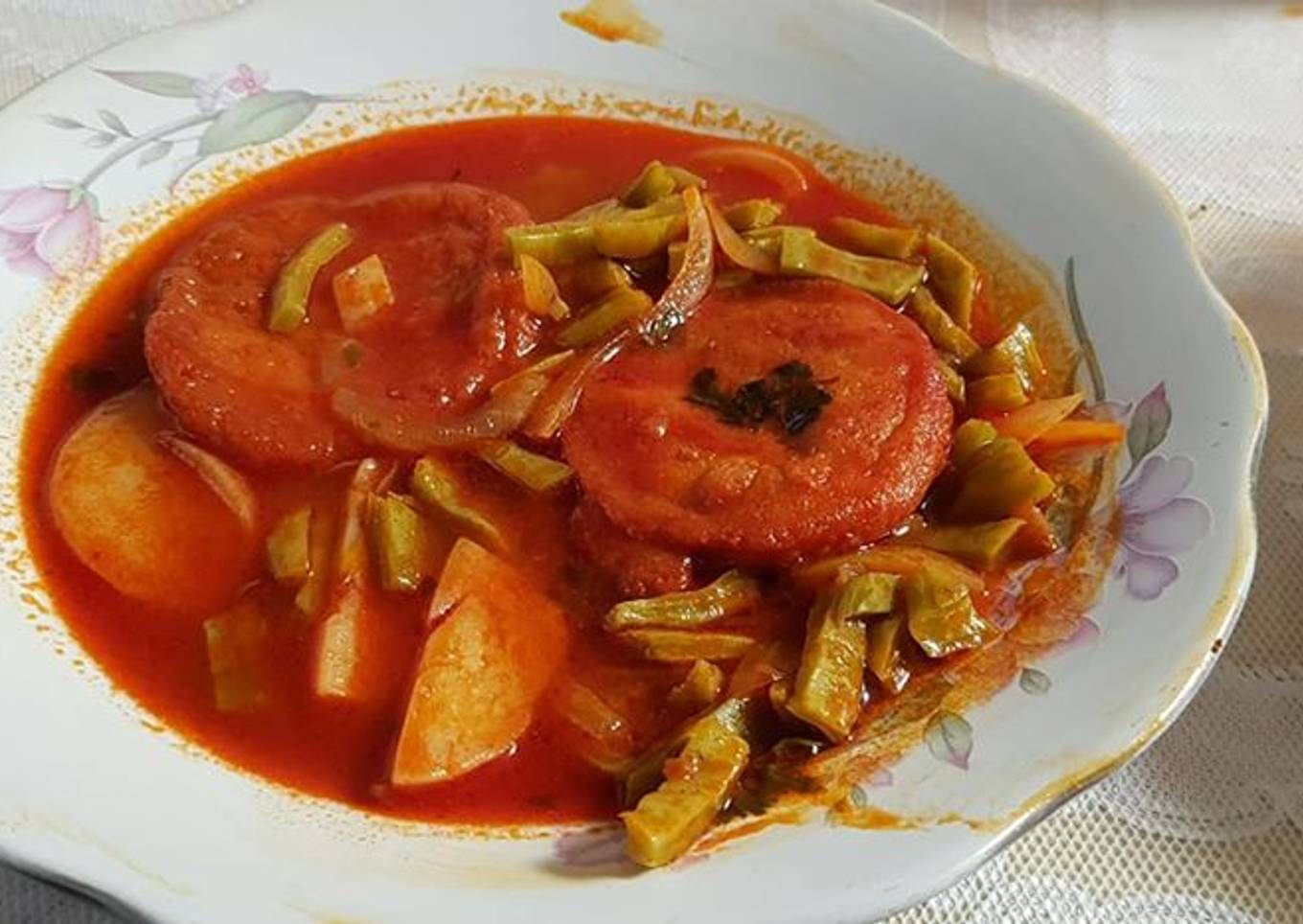 Tortitas de charal seco con papa, nopales y caldillo de guajillo doña Tere Correa