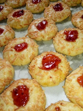 Easy Steps to Prepare Stroberry thumprint cookies the Awesome  So Delicious