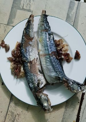 Hình của món Cá hấp hành khô.