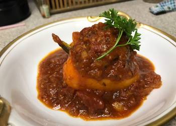 Easiest Way to Prepare Perfect Stuffed Bell Peppers with Tomato Sauce