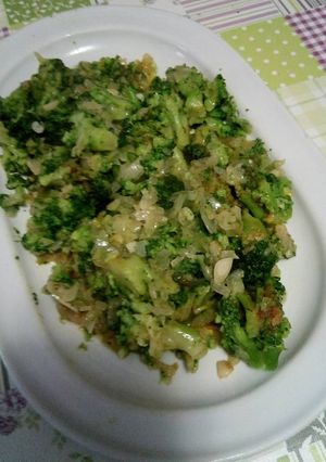 Foto principal de Brócoli con cebolla y ajo