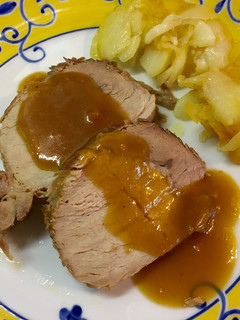 Una foto de Lomo glaseado con salsa de naranja