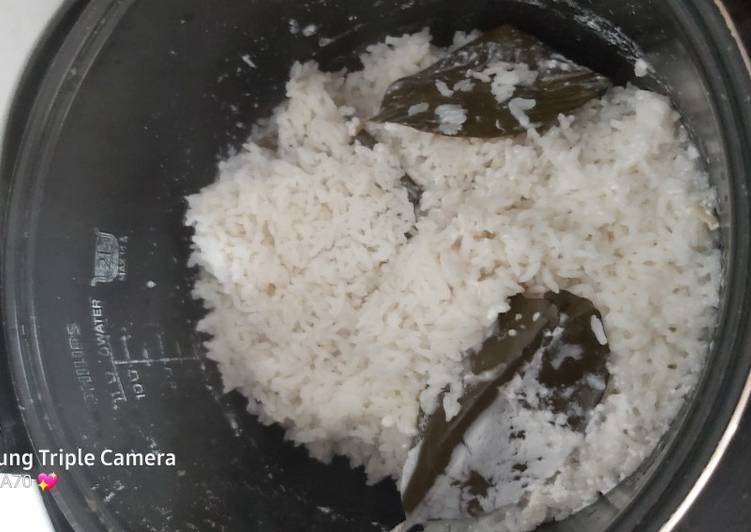 Bagaimana Membuat Nasi uduk (sego gurih) magicom Menggugah Selera