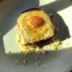 A picture of Egg toast with a twist 🍳 🍞.